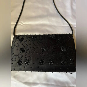 LA REGALE~VINTAGE BLACK EVENING BAG~